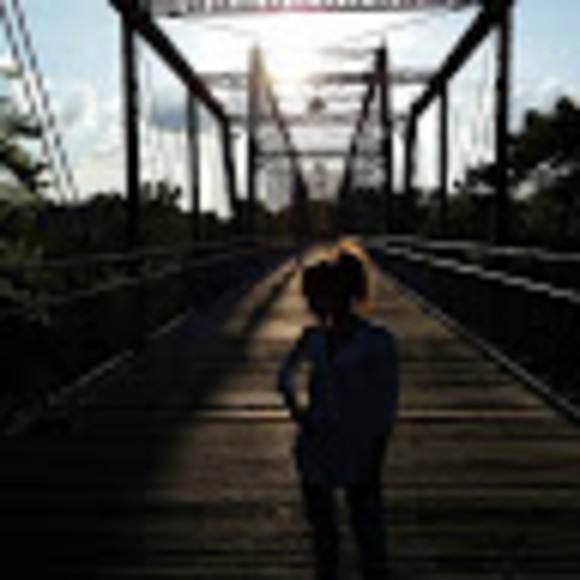 Meet your Posher, Kat - Picture 1 of 1